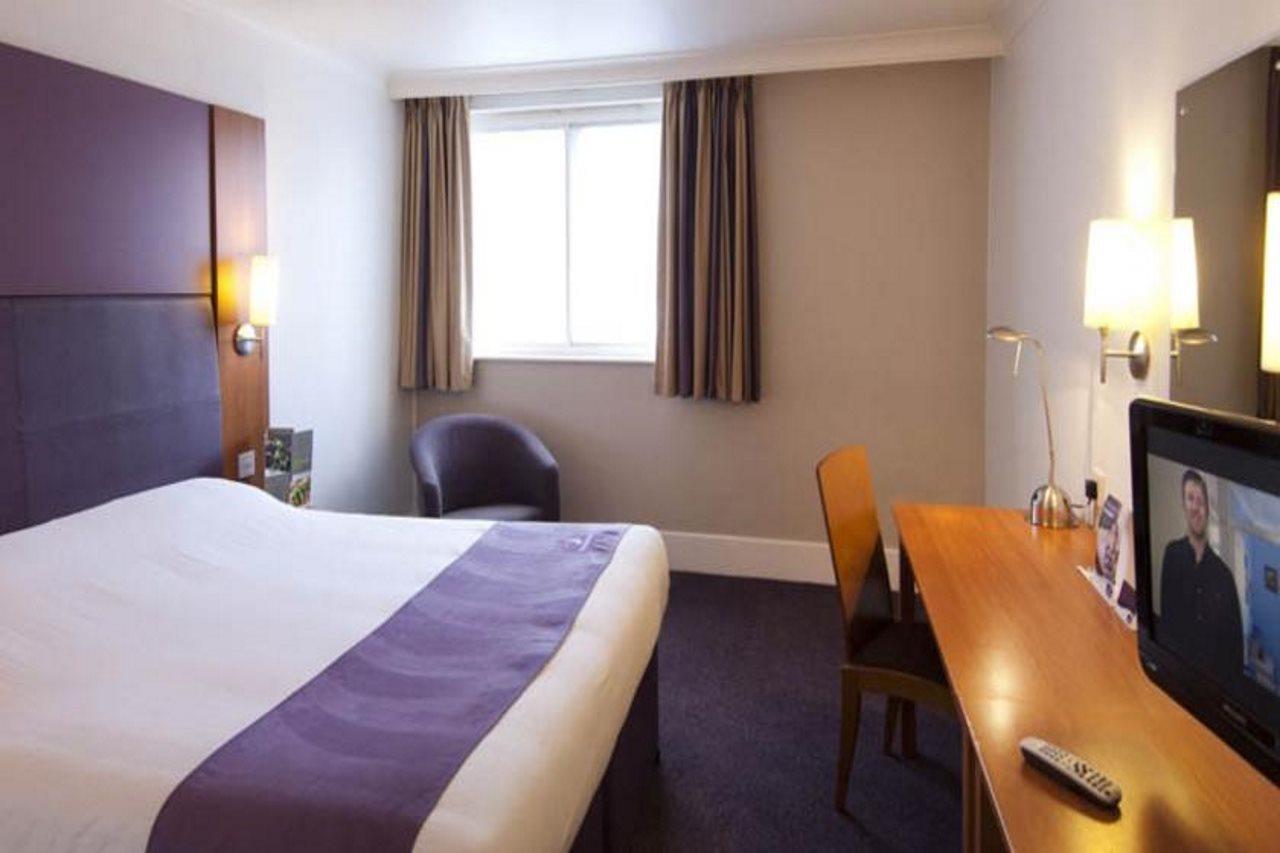 Premier Inn 헌팅던 외부 사진
